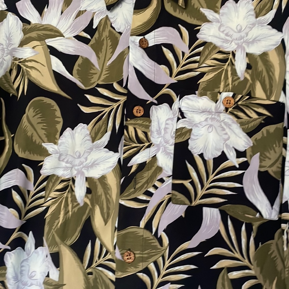 Hawaiian button down - Picture 2 of 4